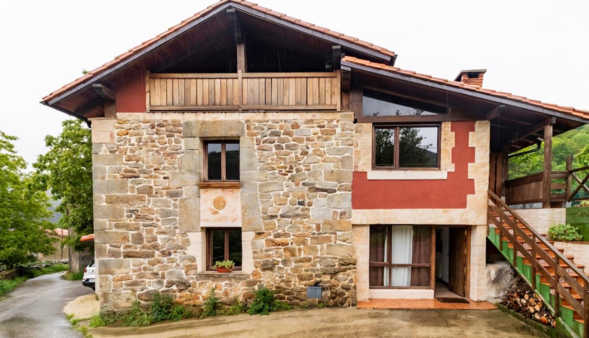 Casa De Pueblo Las Golondrinas De Luena San Miguel de Luena Ngoại thất bức ảnh